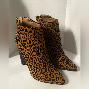 Qupid Women’s Leopard Boots Sz 9. NEVER WORN
